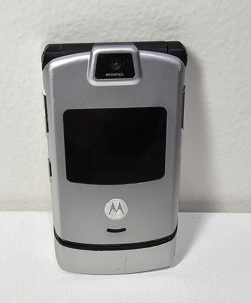 Original Motorola RAZR V3m -Silver Cell Phone Vintage UNTESTED RARE Verizon/F