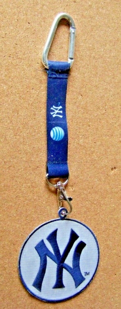 New York Yankees NY logo patch strap key ring carabiner AT&T logo 10.6