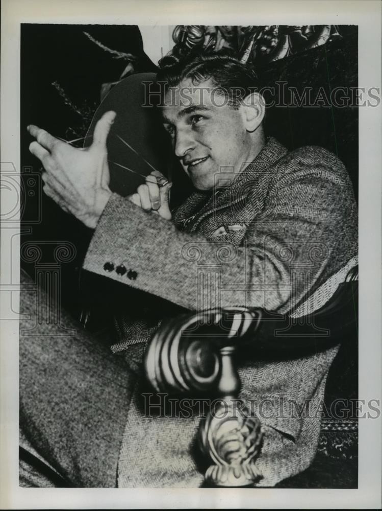 1938 Press Photo Anthony Balash shoots paper wads at NY Teachers School