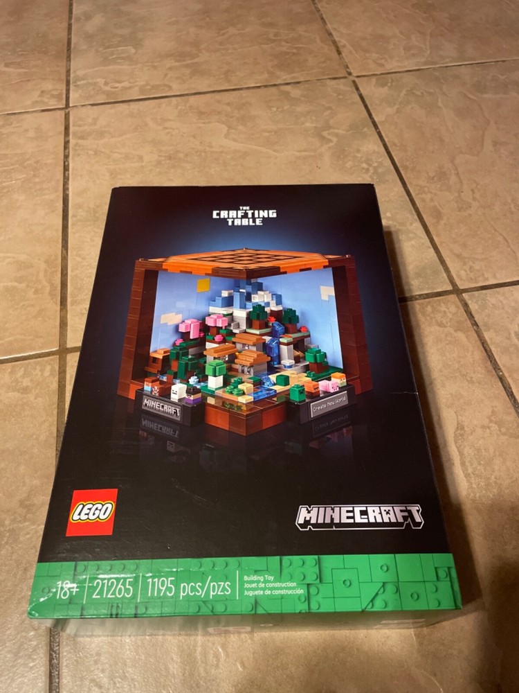 LEGO Minecraft: The Crafting Table (21265)