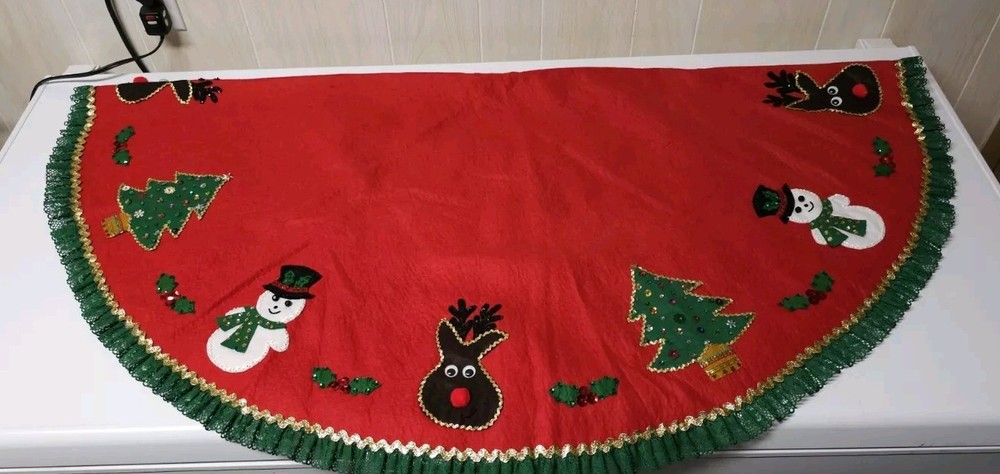 Vintage red felt CHRISTMAS TABLE CLOTH snowman Reindeer Tree Holly 50