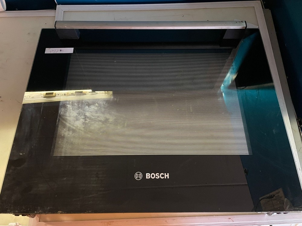 Bosch Oven Door Complete with Glass & Handle - Spare Part Used (W2 5188)