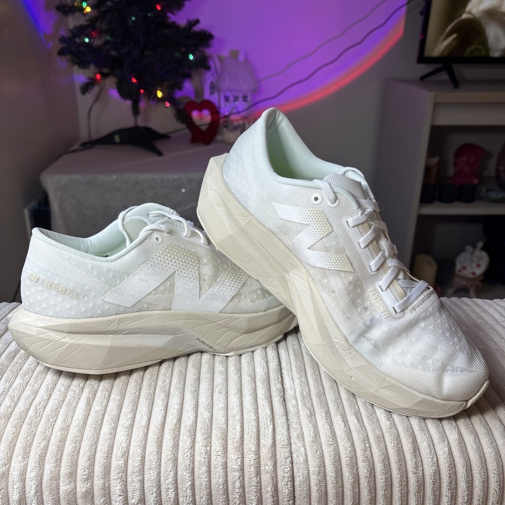New Balance Women's FuelCell Rebel v4 Shoes US 11 D White Linen Excellent! EUC!