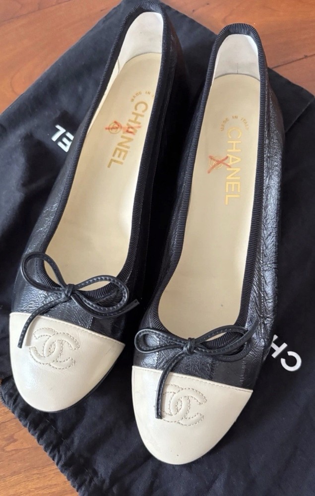 39.5 EU CHANEL Beige Lambskin Cap Toe Ballerina Flats Shoes