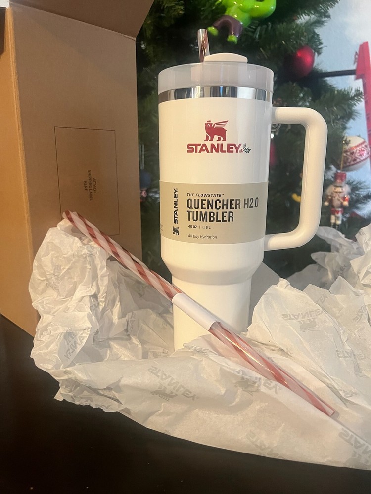 Stanley Cyber Monday Limited Edition Quencher Flowstate Tumbler-Mistletoe Twist-image
