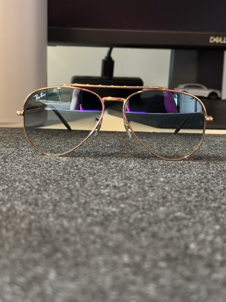 Ray Ban Aviators Rose Gold