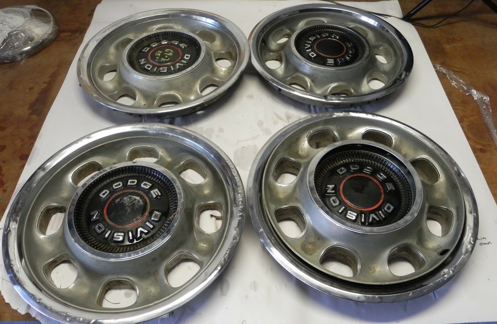 1968-69-70-71-72 DODGE VINTAGE FACTORY OEM HUBCAP WHEEL COVER LOT OF 4 USED