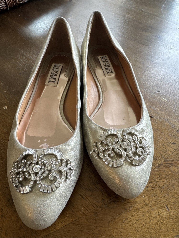 Badgley Mischka Women's Silver Flats Size 7