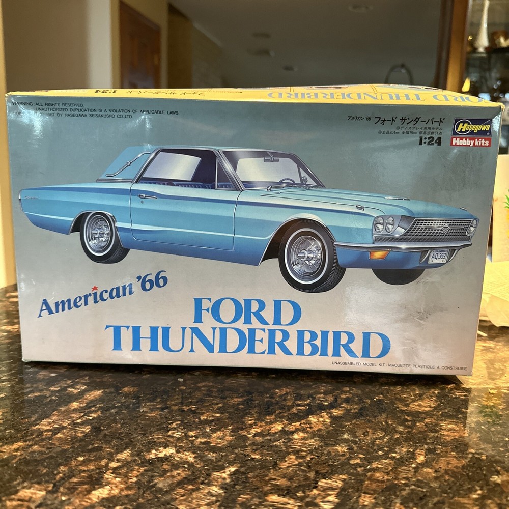 Ford Thunderbird American 66 Model Kit Open Box