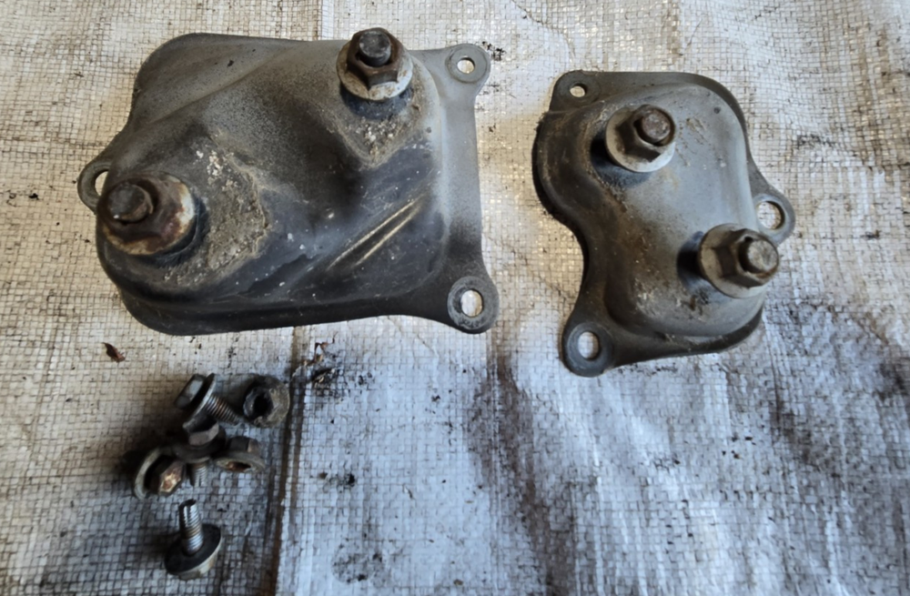 2001-2005 Lexus IS300 OEM Rear Crash Bar Impact Bash Beam Mounting Bracket Mount