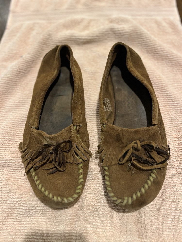 Minnetonka Womens Leather Slip On Mocasins Size 7.5 Brown 69922