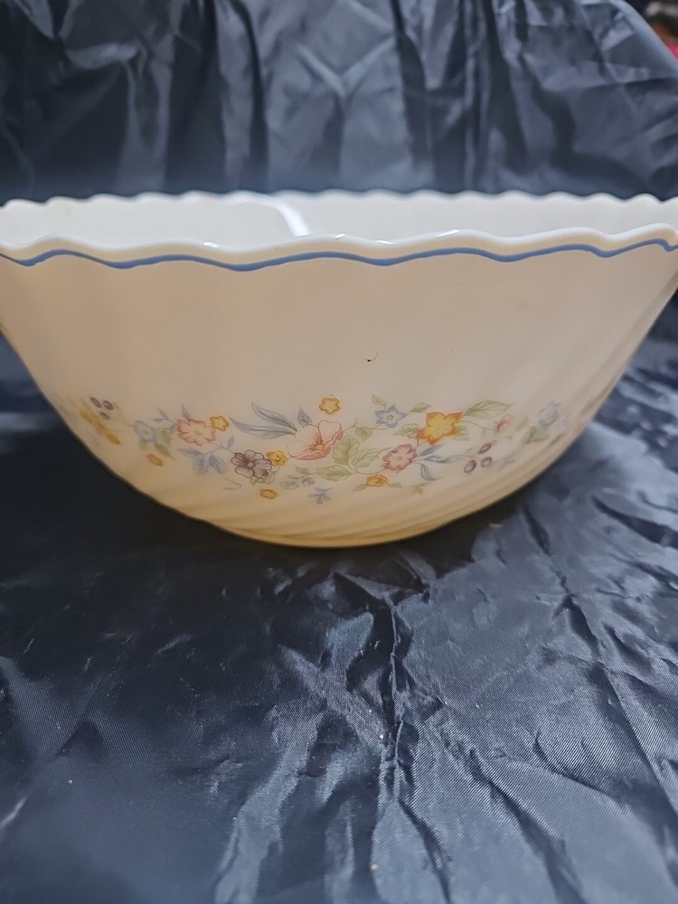 Vintage Arcopal France Scalloped Floral Victoria Mixing Serving Bowl