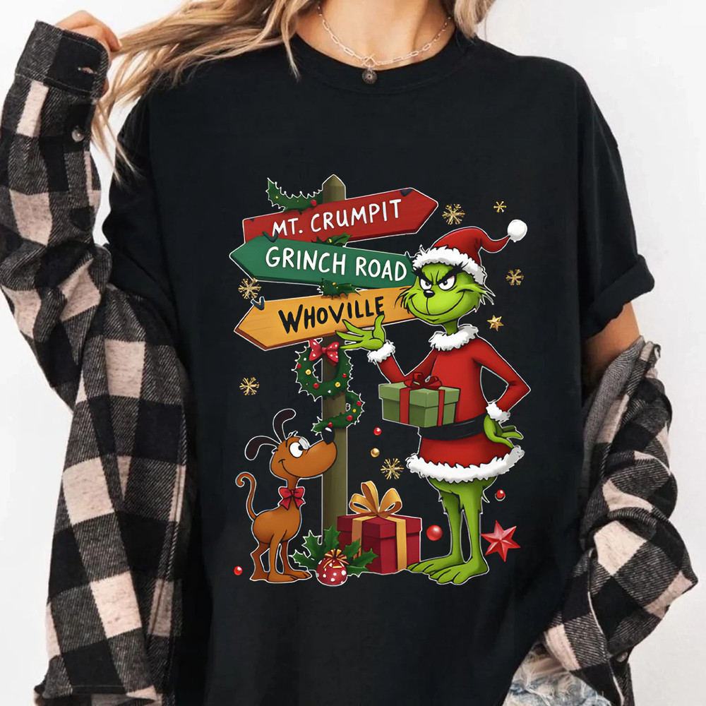 Grinch Christmas Shirt, Art - The Grinch Essential T-Shirt