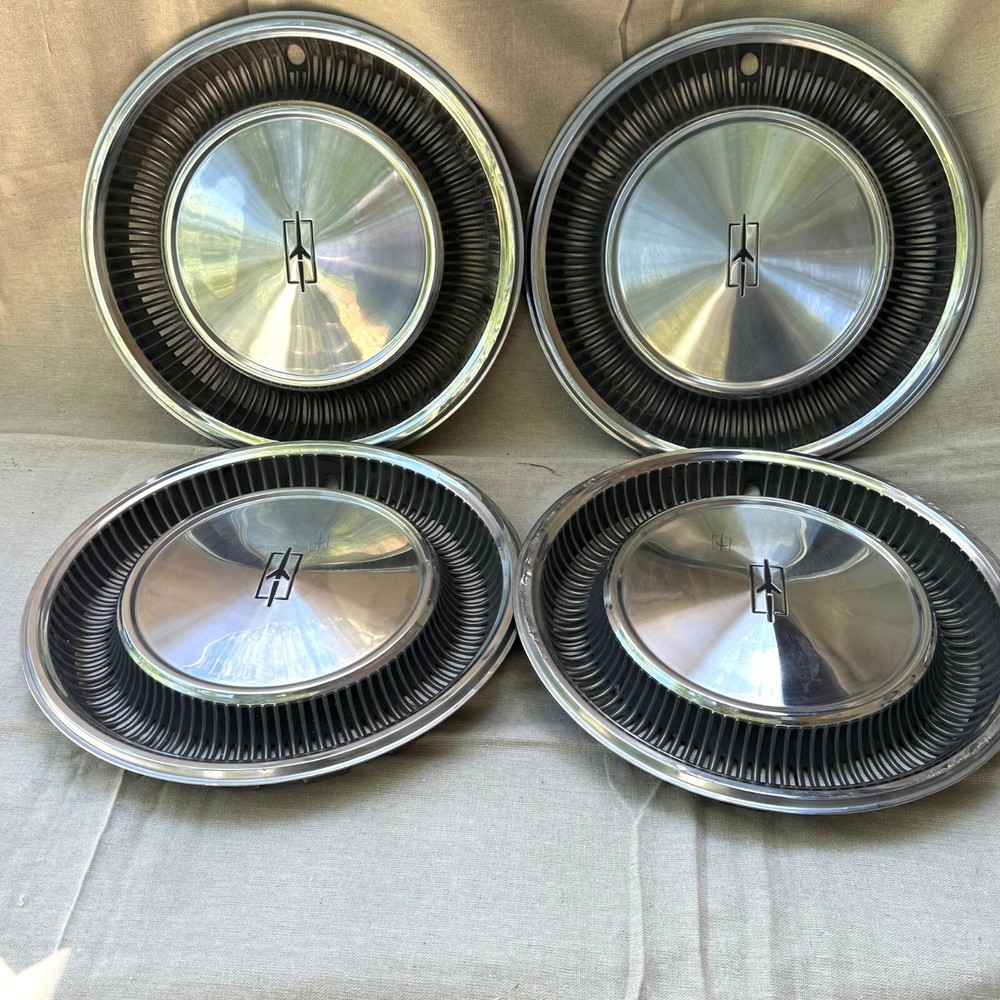 1970s Oldsmobile Delta 88 15-Inch Hubcaps Set of 4