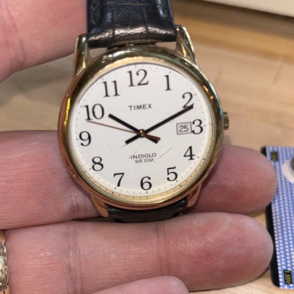Timex Indiglo WR 30M Quartz Wristwatch – Gold Case – Black Leather – White Dial