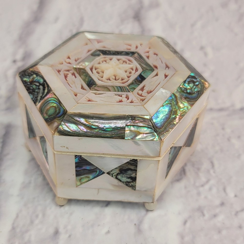 Vintage Inlaid Mother of Pearl Trinket Box from Israel Palestine Region 3.5in