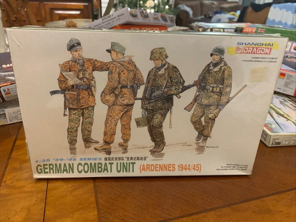 Dragon German Combat Unit 1:35 Scale Model Kit - New