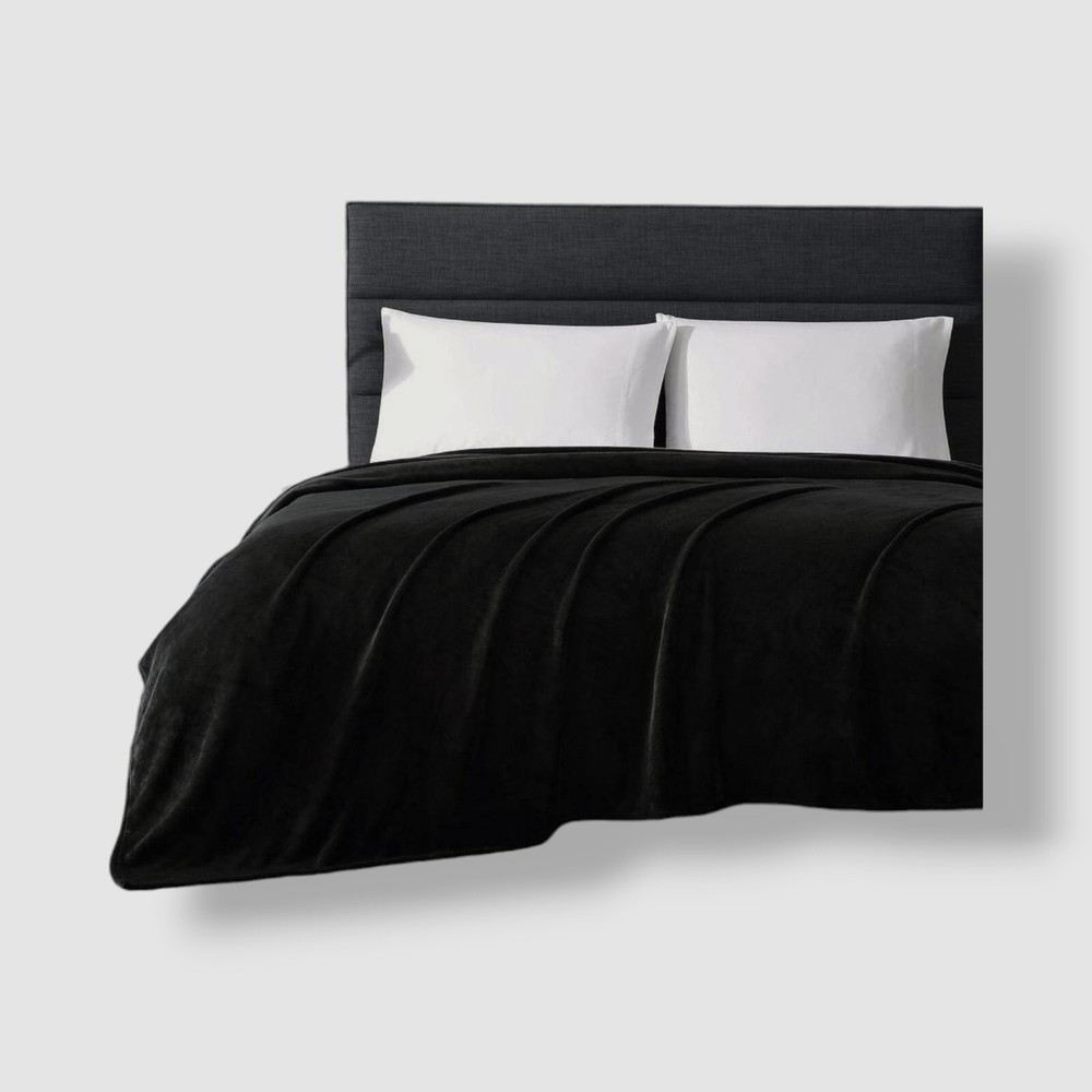 Kenneth Cole Reaction Black Solid Ultra Soft Plush Fleece Blanket - Full/Queen-image