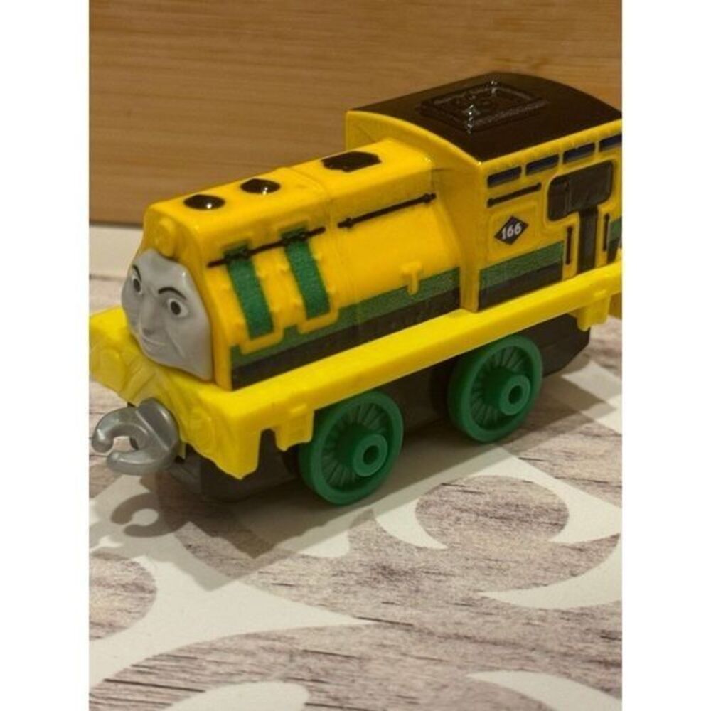 Thomas the Tank Engine / Friends / Train / Diecast Racing Raul Tank Engine Tram
