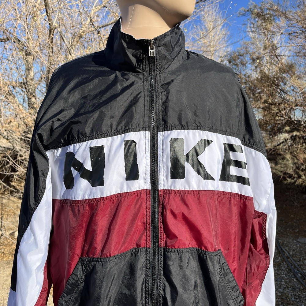 Nike vintage Y2K zip up windbreaker Men’s jacket (L) Nike logo spell out