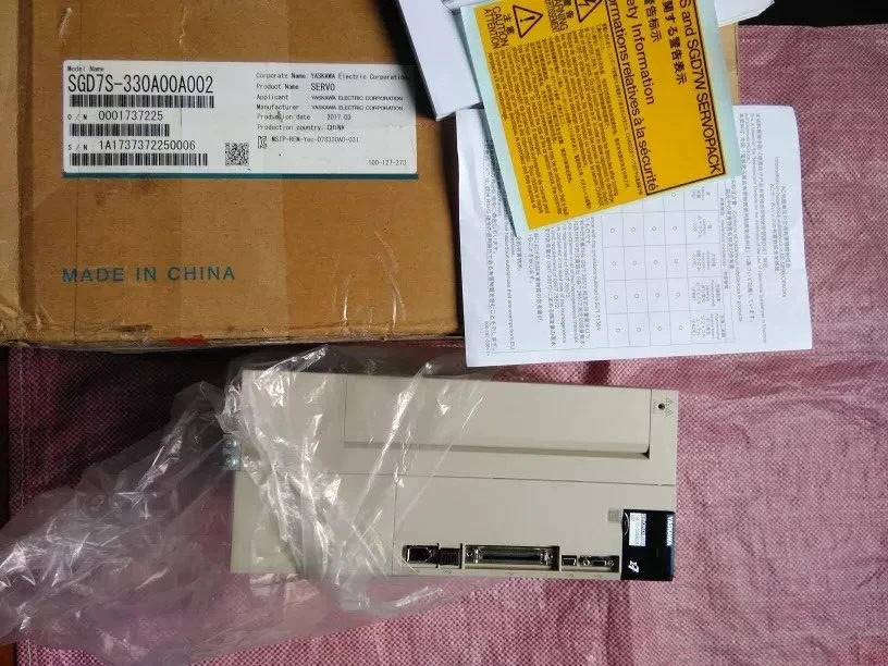 1PCS NEW YASKAWA SERVO DRIVE SGD7S-330A00A002