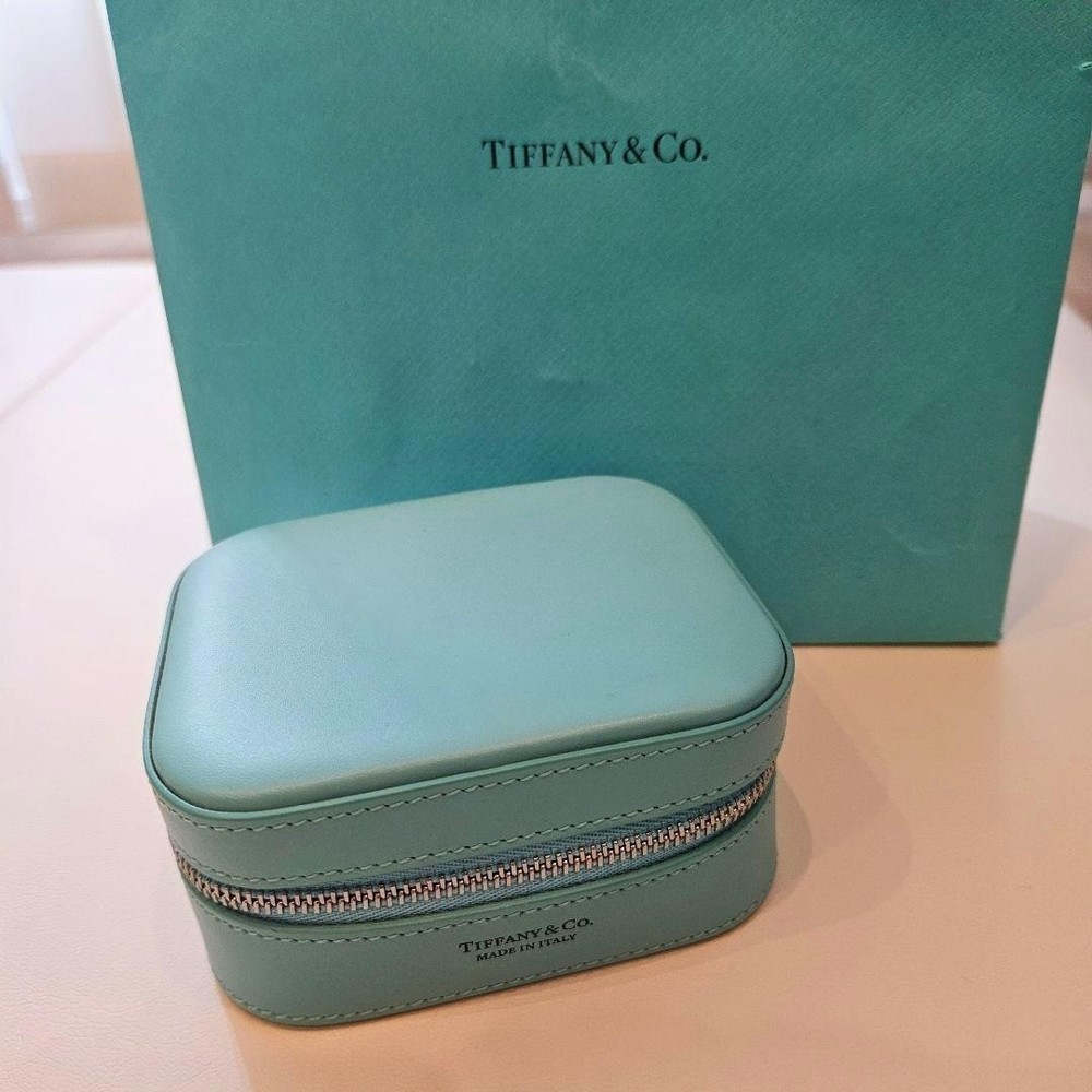 Tiffany & Co. jewelry pouch jewelry case travel pouch leather Used
