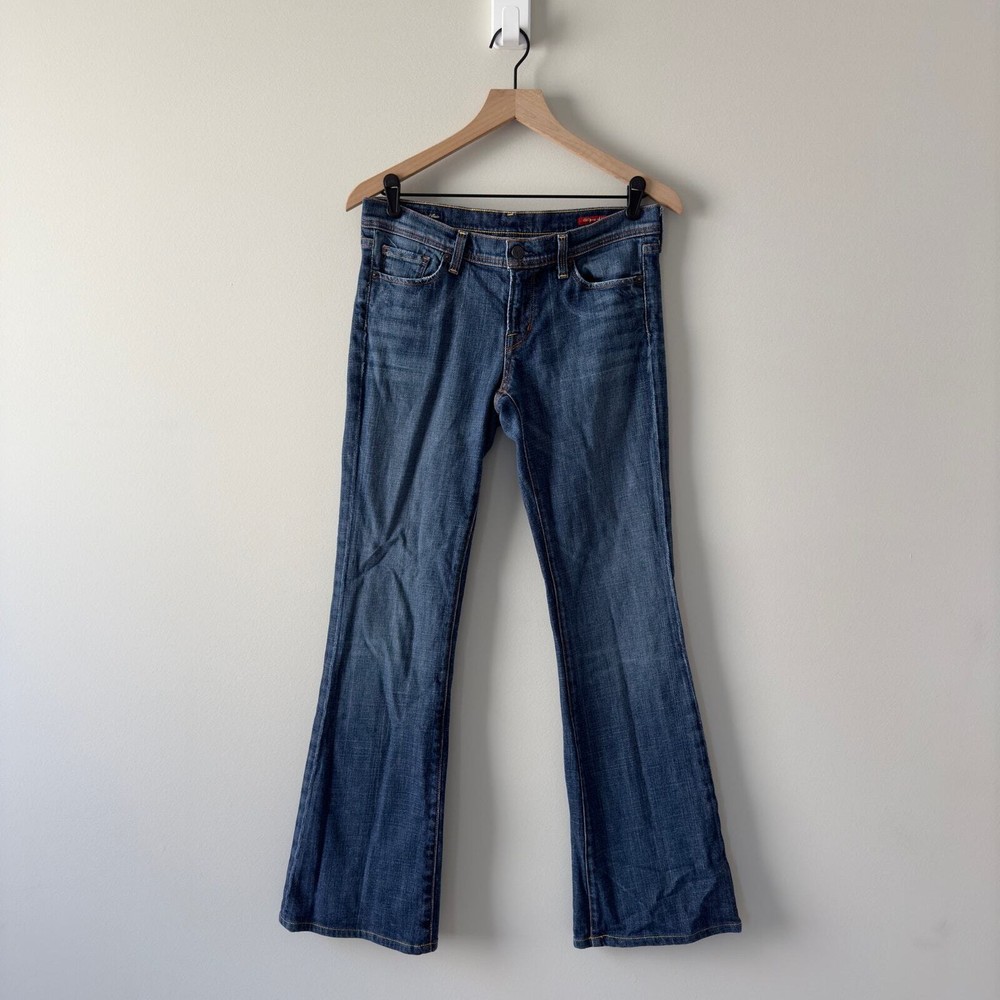 Experience retro style with Citizens of Humanity Y2K Jeans Ingrid #002 featuring stretch low-waist flair and a USA-made zip for a timeless vintage look