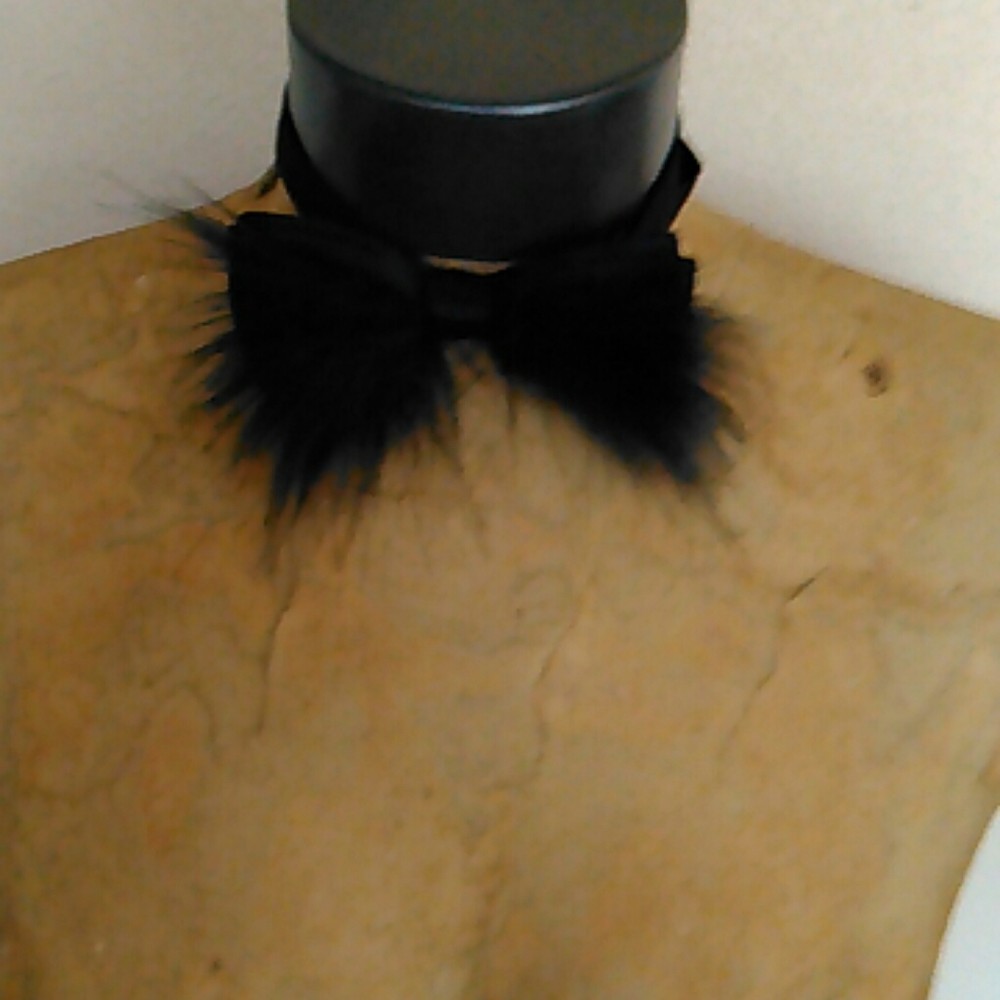 Fathers Day Prom Derby Holiday Men's Black faux fur embellished bow tie-image