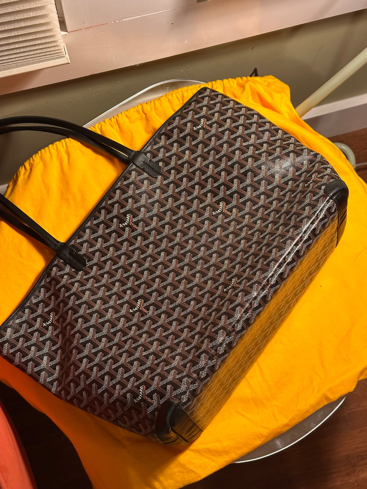 Pre-Owned Authentic Goyard Artois MM Black Bag with Metallic Personalization