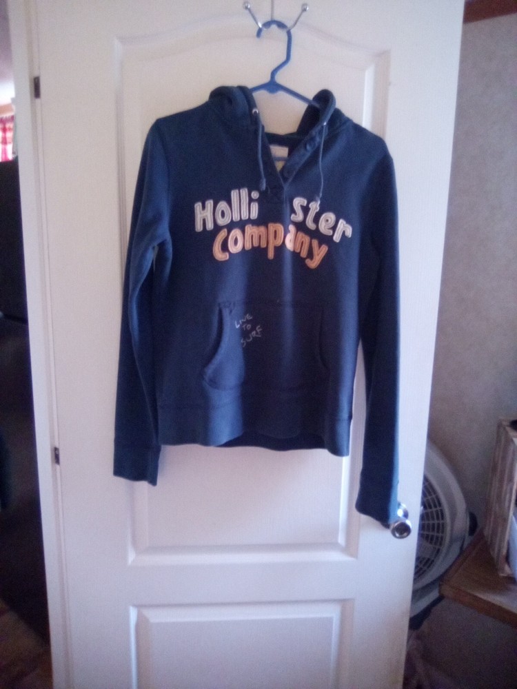 HOLLISTER WOMANS BLUE HOODIE V-NECK CUT BUTTON UP SIZE LARGE