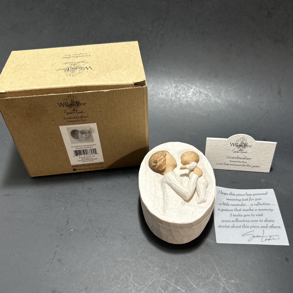 VTG Willow Tree Grandmother Keepsake Box Sculpted with Timeless Love