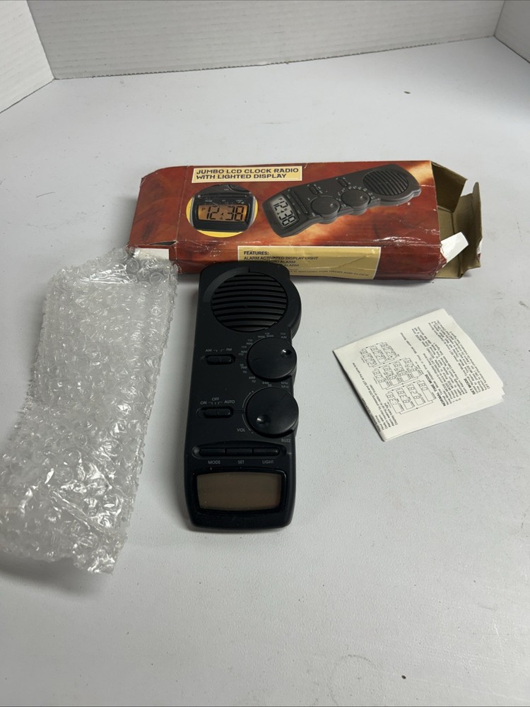 Jumbo LCD Clock Radio With Lighted Display New. 26