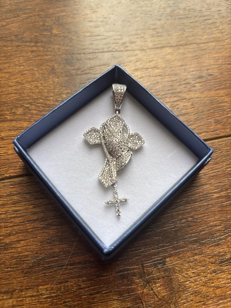 Made With Swarovski Crystals And 925 Silver Prayer Hands Pendant. 180.00 Retail!