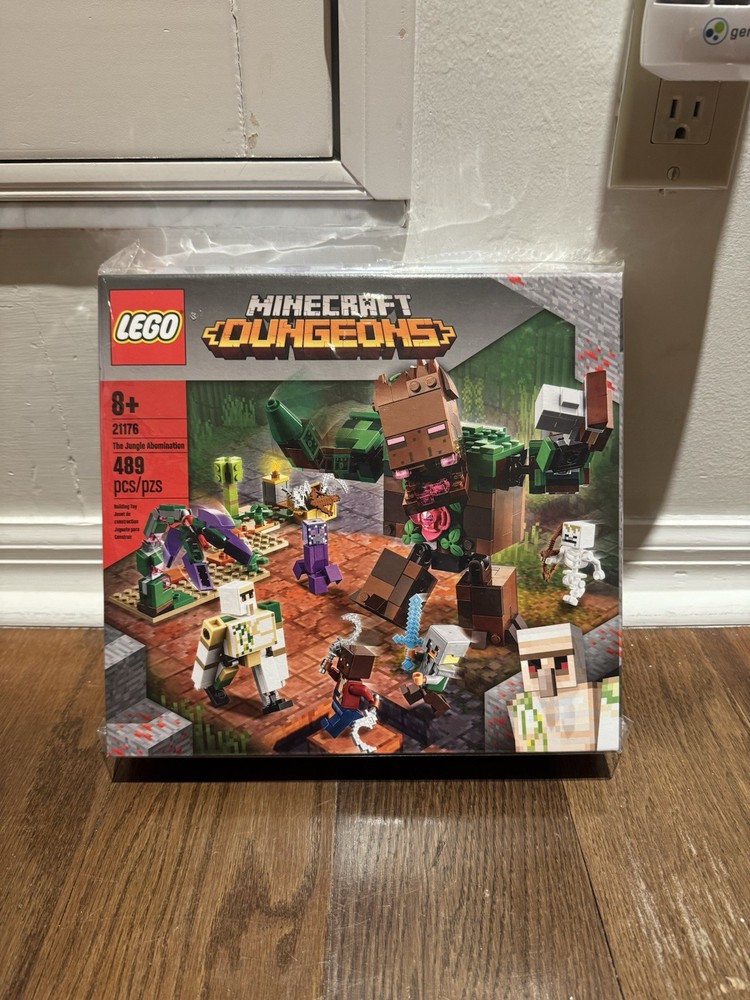 Brand New Factory Sealed LEGO Minecraft The Swamp Adventure 21176