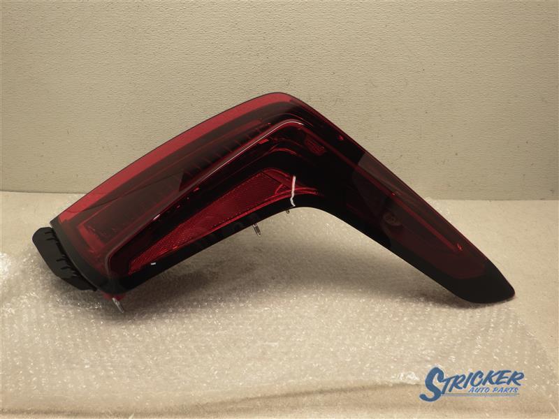2020-2024 Cadillac XT5 Left Tail Light Assembly Red LED Lens 84245001 G22121
