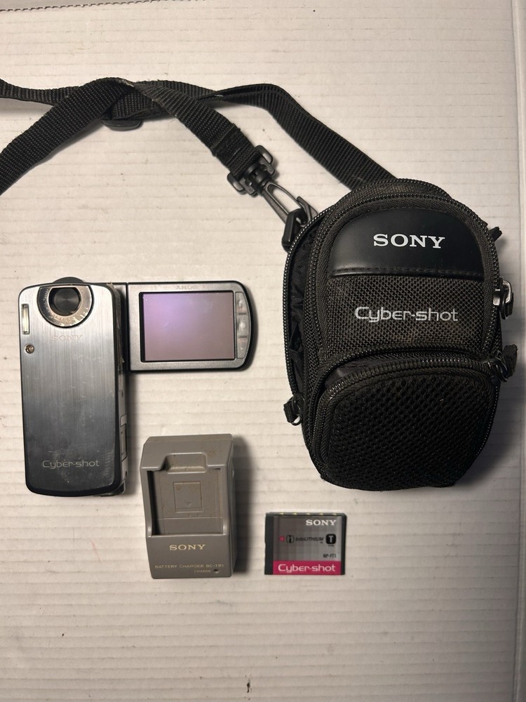 Sony Cyber-shot DSC-M1 5.1MP Digital Camera - Black