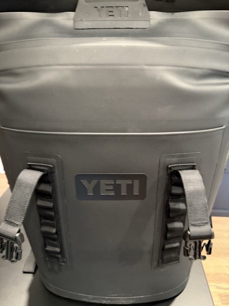 2025 Yeti M12 Backpack Soft Cooler Black Lightly Used Huge Savings