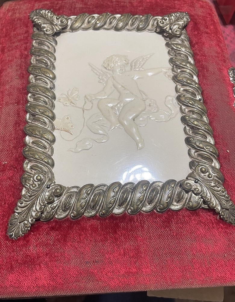 1880's Antique Velvet Photo Album With Pictures