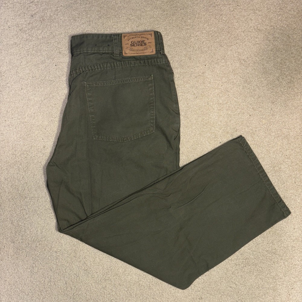 Men's 38x30 Relaxed Fit Green Carpenter Camo Pocket Pants