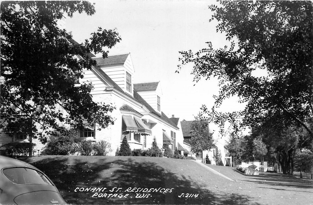 1940s Portage Wisconsin Conant Street Residence J-2114 RPPC Postcard 25-3323
