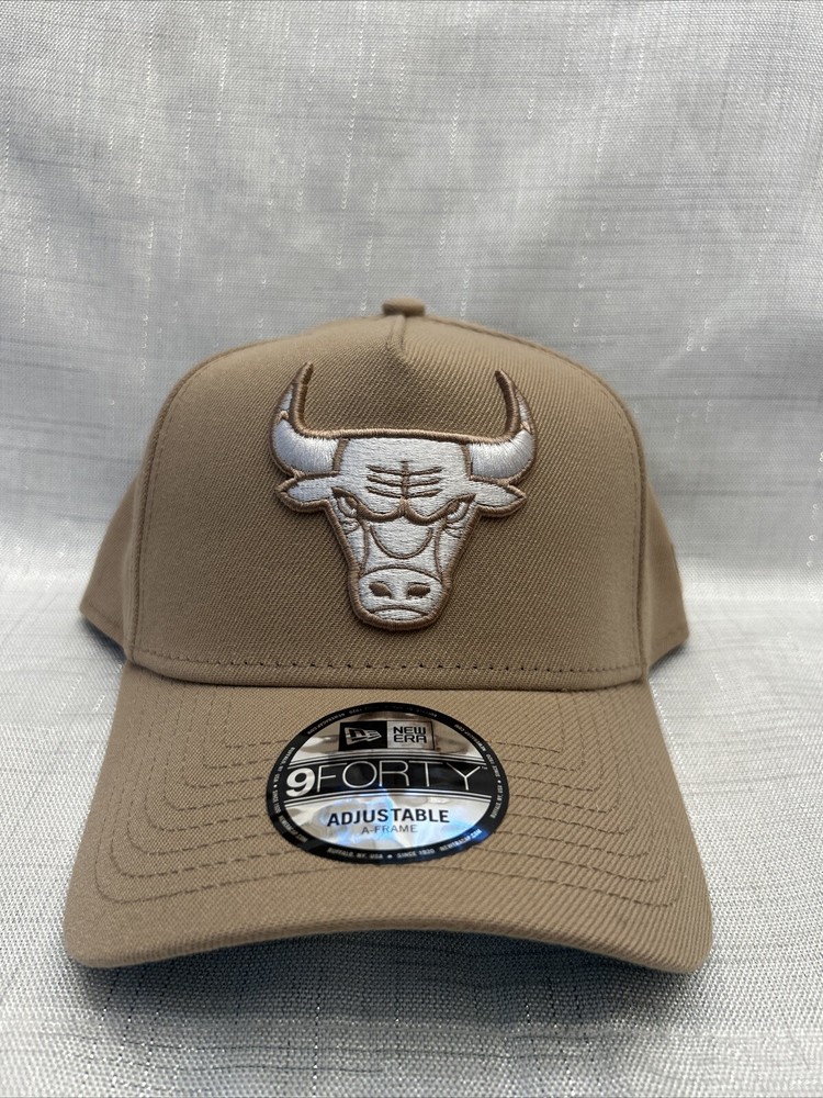 CHICAGO BULLS NEW ERA 9FORTY Team Snapback Cream Snapback Hat Cap