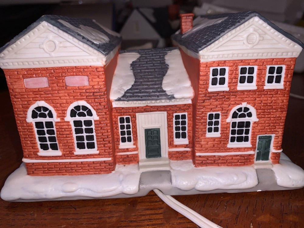 HAWTHORNE VILLAGE NORMAN ROCKWELL HOLIDAYS COLLECTION THE LIBRARY  EXCELLENT