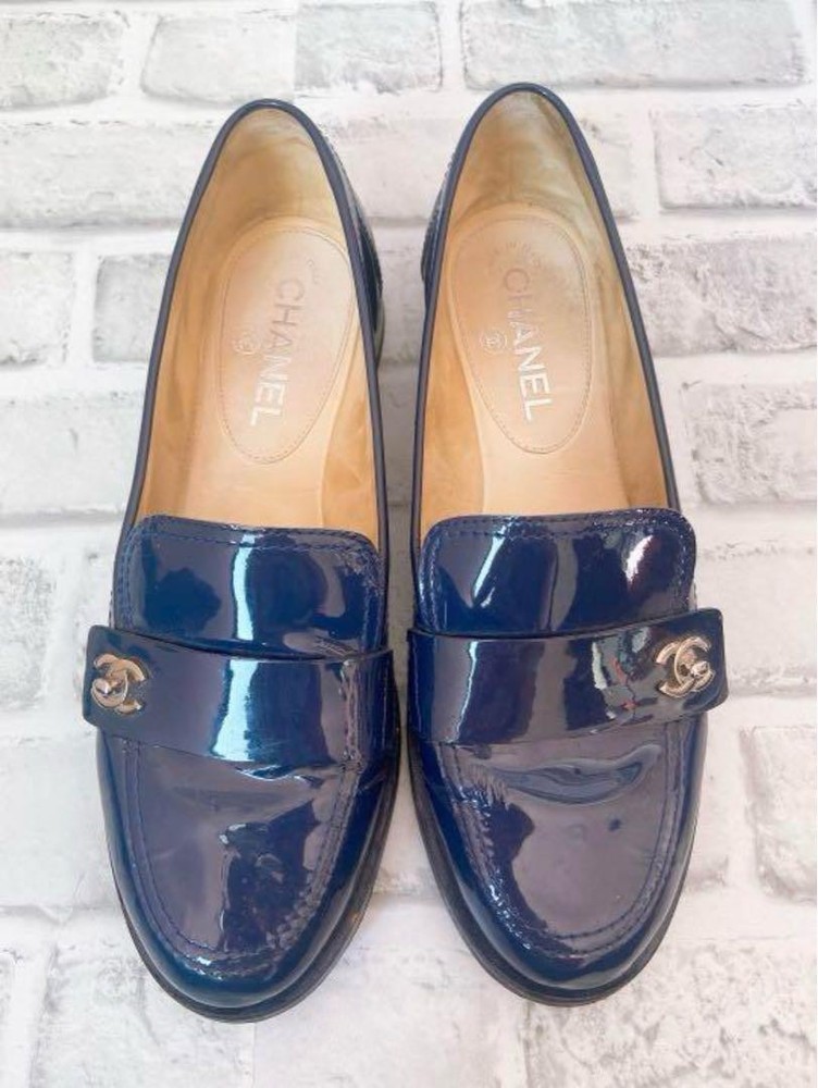 Chanel Navy Blue Enamel Flats Size 39 (US 8.5) Women's Shoes with Silver Logo