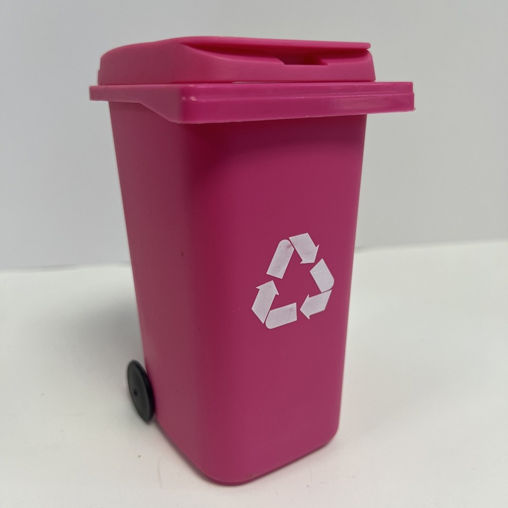 Little Mini Trash Can Desktop Pen Garbage Recycle Bin wt Wheels