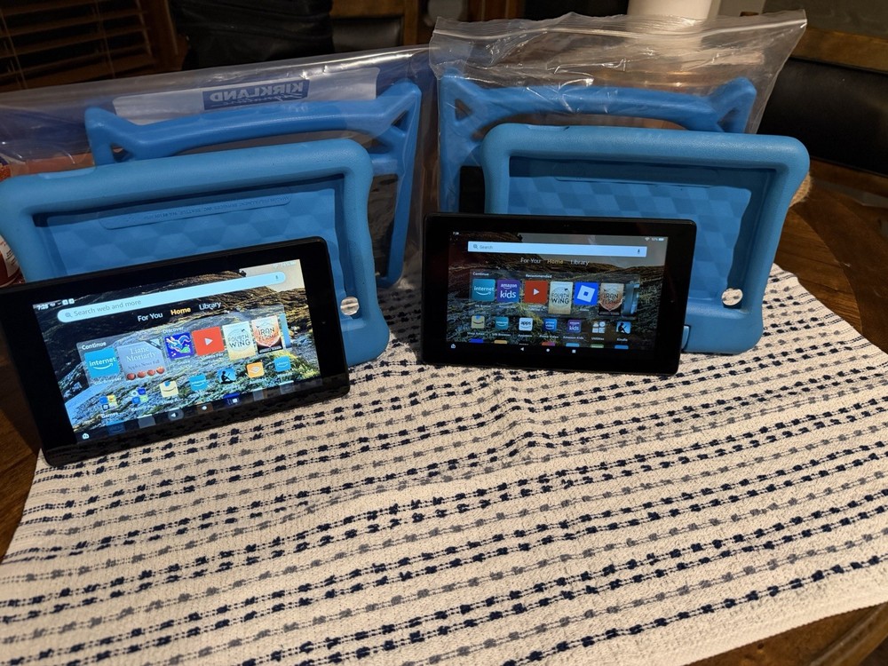 Amazon Fire 7 (9th Gen) Tablet Wi-Fi + kid friendkid friendly for hours of fun