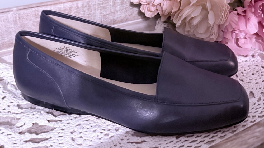 BANDOLINO Women's Shoes Flats Liberty Navy Leather Square Toe Slip On - 7.5B