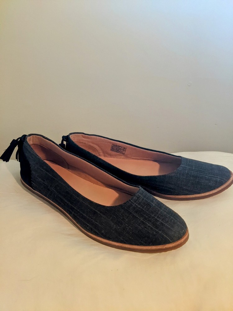 UGG Women's Mesa Grey Tassel Round Toe Slip On Ballet Flats Size 9.5