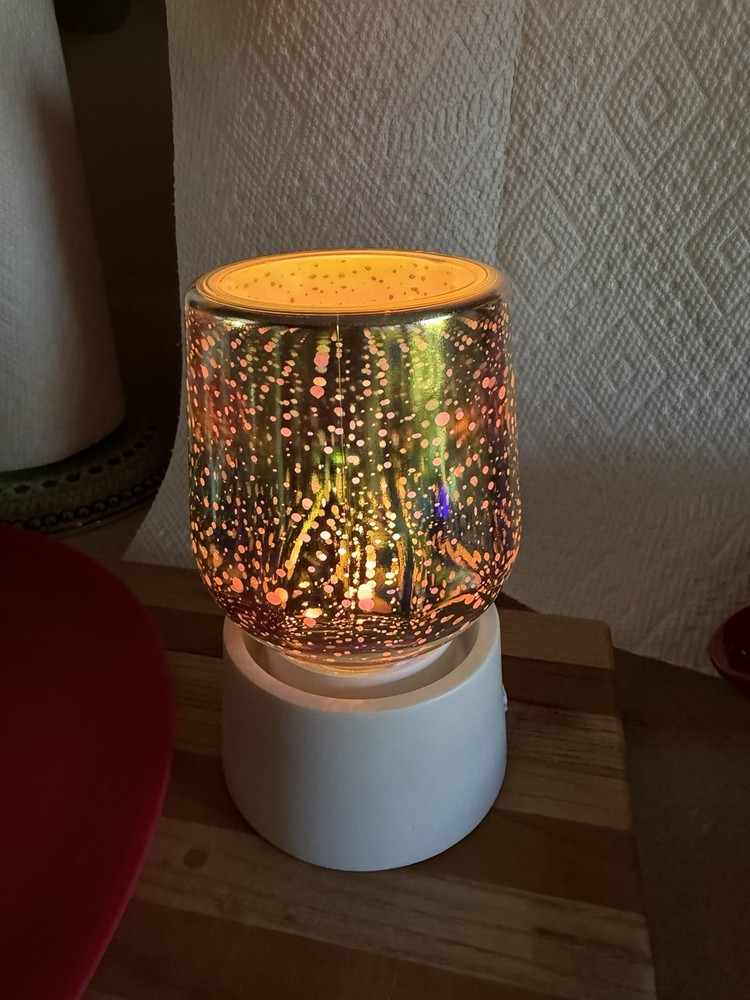 Scentsy plug in Wax warmer  stargaze New And Never Used, Original Box.