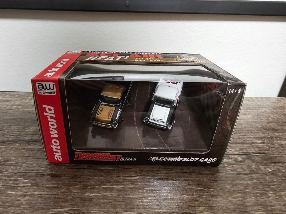 Auto World HO Scale Slot Car 1957 Chevy BEL AIR Exclusive 2-Pack NIB