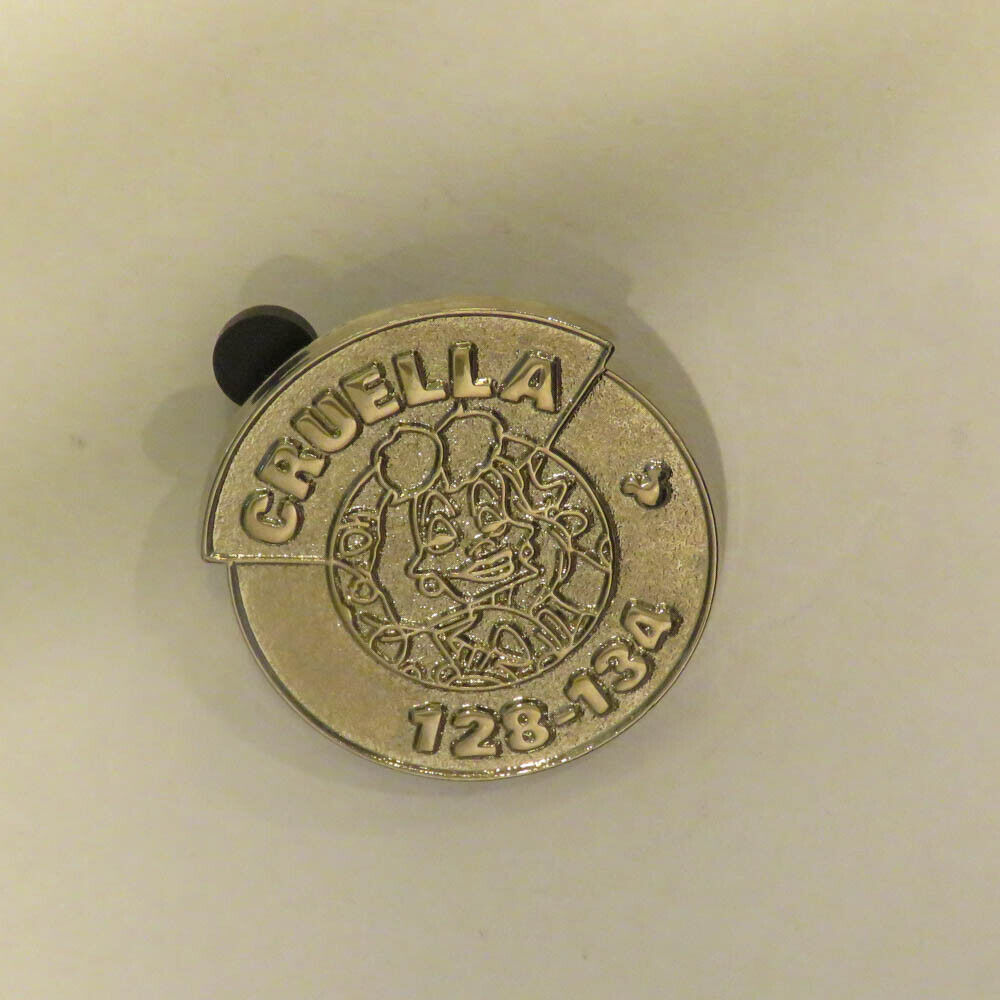 Disney WDW Magic Kingdom Villains Parking Sign Cruella De Vil CHASER Pin Limited Edition Collectible